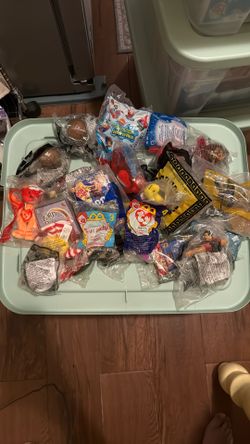 26 Random Happy Meal Toys