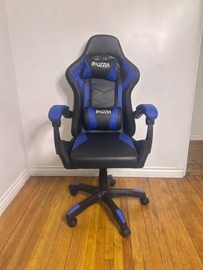 BIGZZIA Computer Chair Reclining - PU Leather High Back Game Chair with Headrest - Black and blue For Home Or Office 