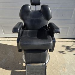 Barber Chair- Priced to pickup today