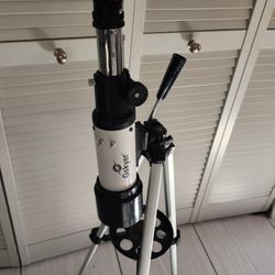 Gskyer Telescope with Tripod — Great Condition