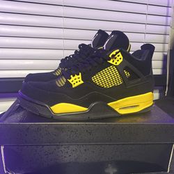 Jordan 4 Retro Thunder Size 11
