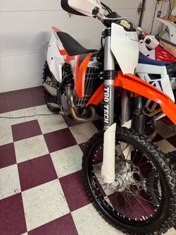 KTM 350 SX-f 2 available both 2016