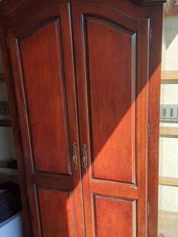 7ft Armoire With About 36" Of Internal Width