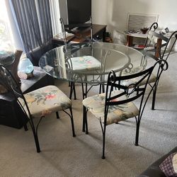 Indoor/outdoor Glass Top Table/chairs