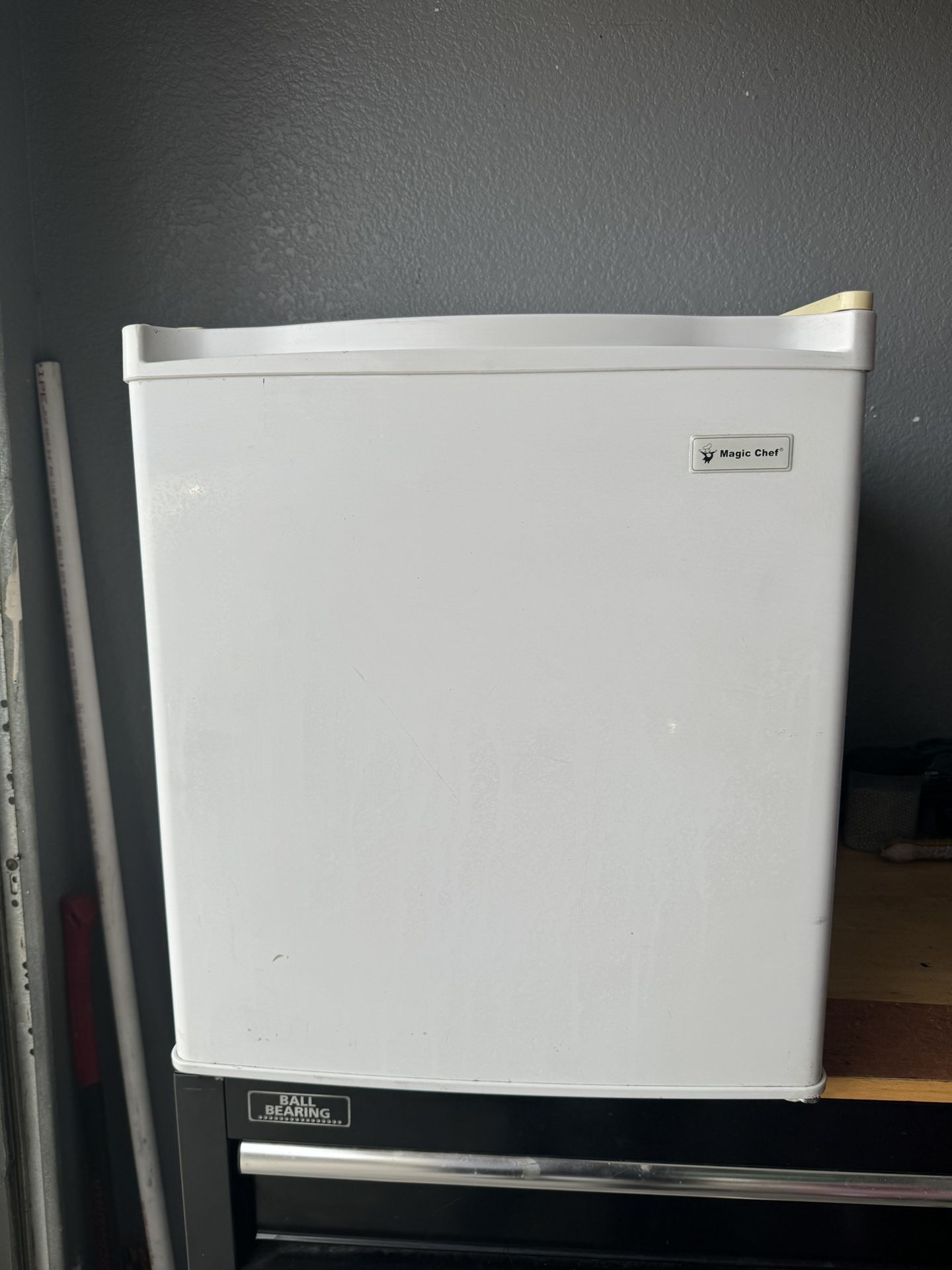 Magic Chef Mini Fridge $50