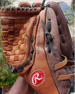Rawlings baseball glove RHT