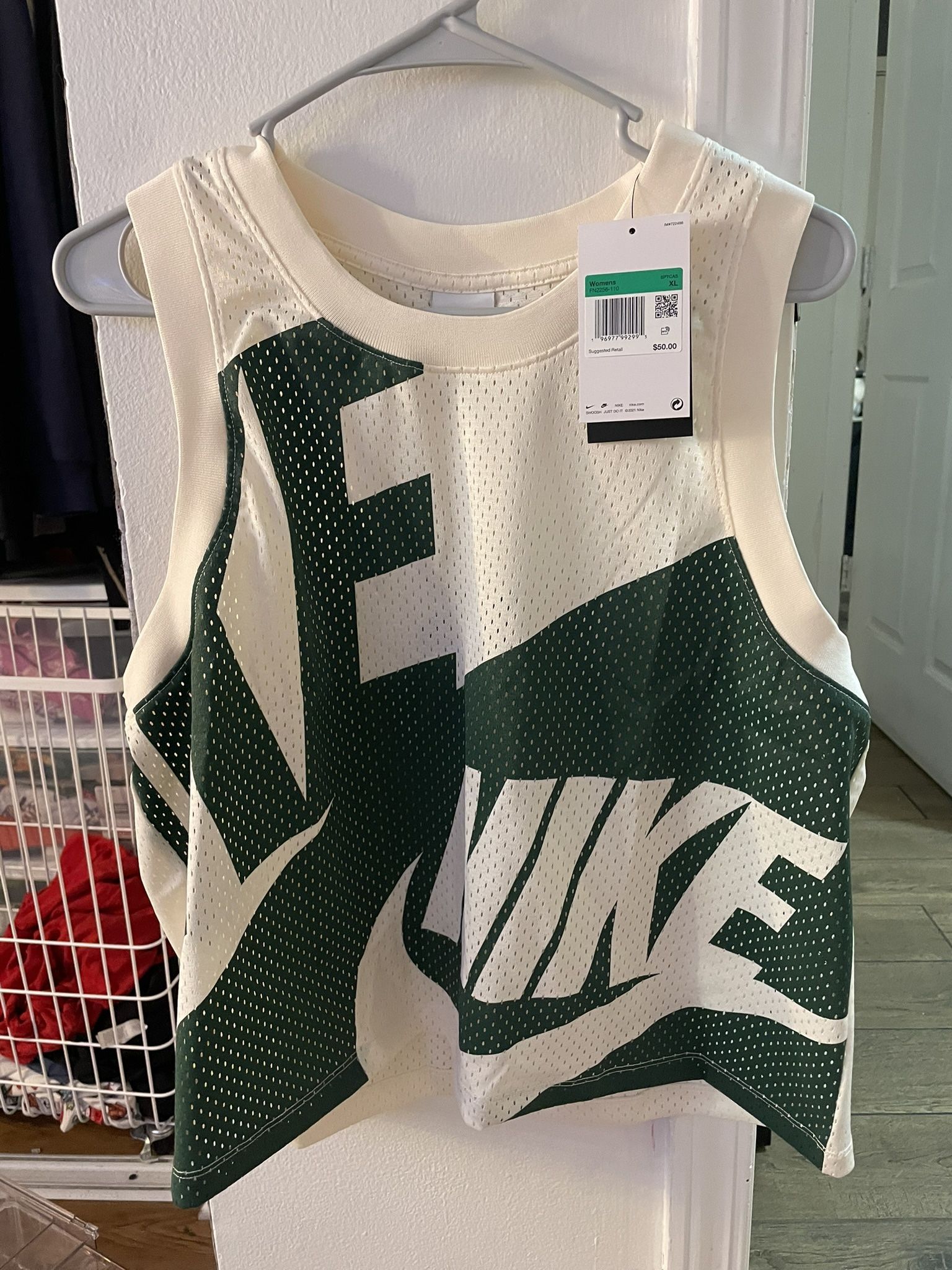 Woman's Nike Jersey Brand New Tags On Size XL