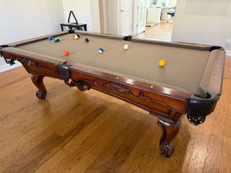 8’ pool table / cue & ball rack
