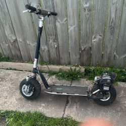 Gas  Scooter That’s Been Collecting Dust ,needs New Parts ,won’t Startup 