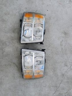 Headlights - Fits 2007-2013 Silverado 1500/2500