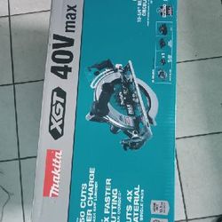 Makita
40V Max XGT Brushless Rear Handle 10-1/4 in. Circular Saw Kit, AWS Capable (4.0Ah)