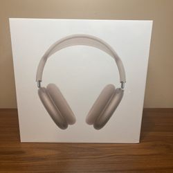 Apple Airpod Maxes Starlight (Brand  New ) Sealed 