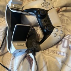 PS5 Controller And Charging Station