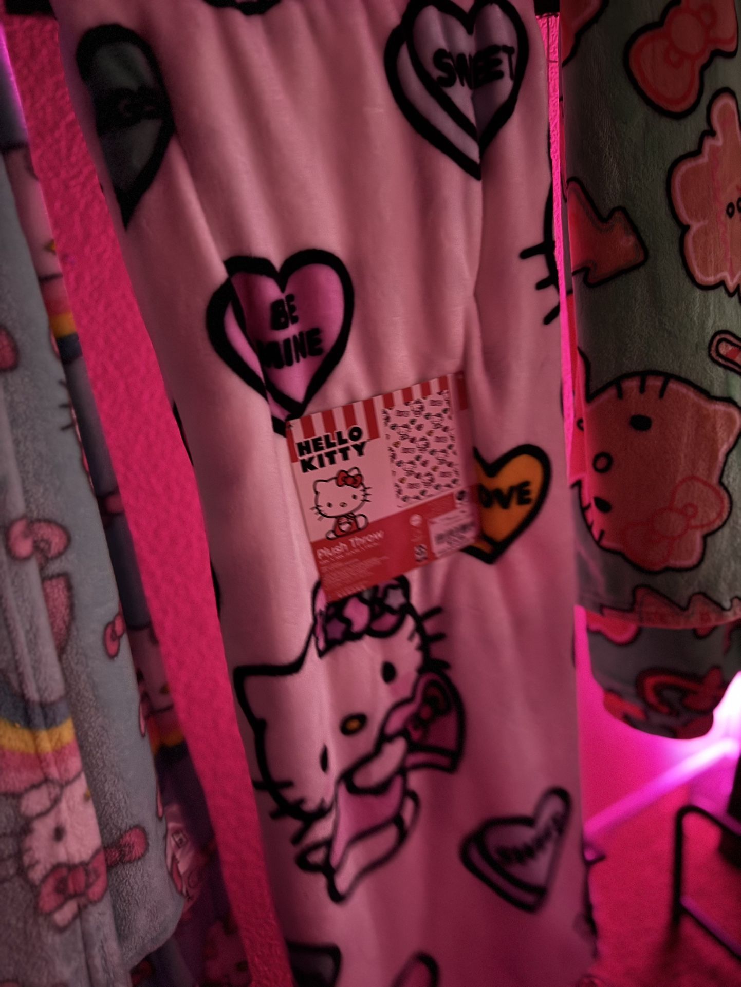 Hello Kitty Valentines blanket
