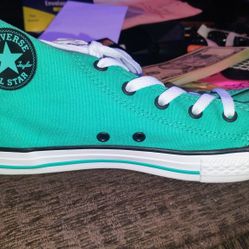 New Converse Size 6