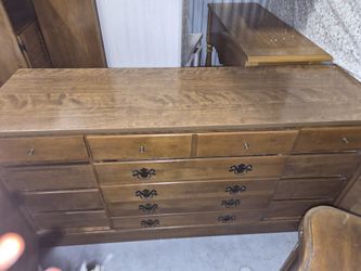 Ethan Allen storage traditional oak table with shelf attachment