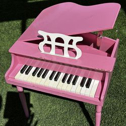 CHILDS SMALL PINK PIANO 47th Ave., and Dobbins in Laveen