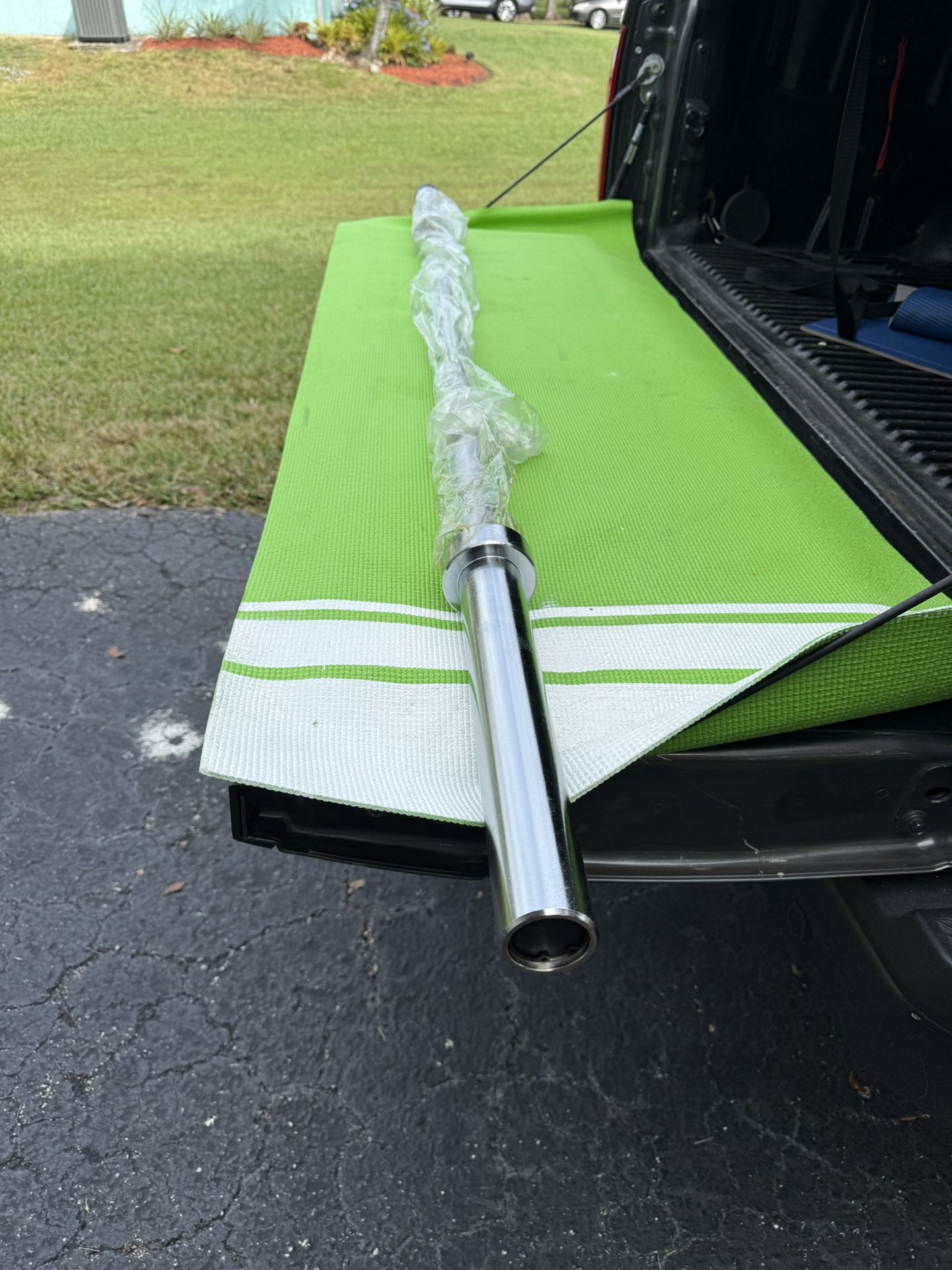 Brand New 6’ Olympic Barbell