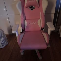Free: Autofull Gaming chair