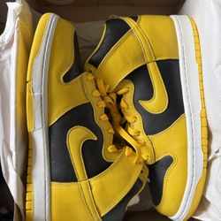 Dunk High Maize size 9.5