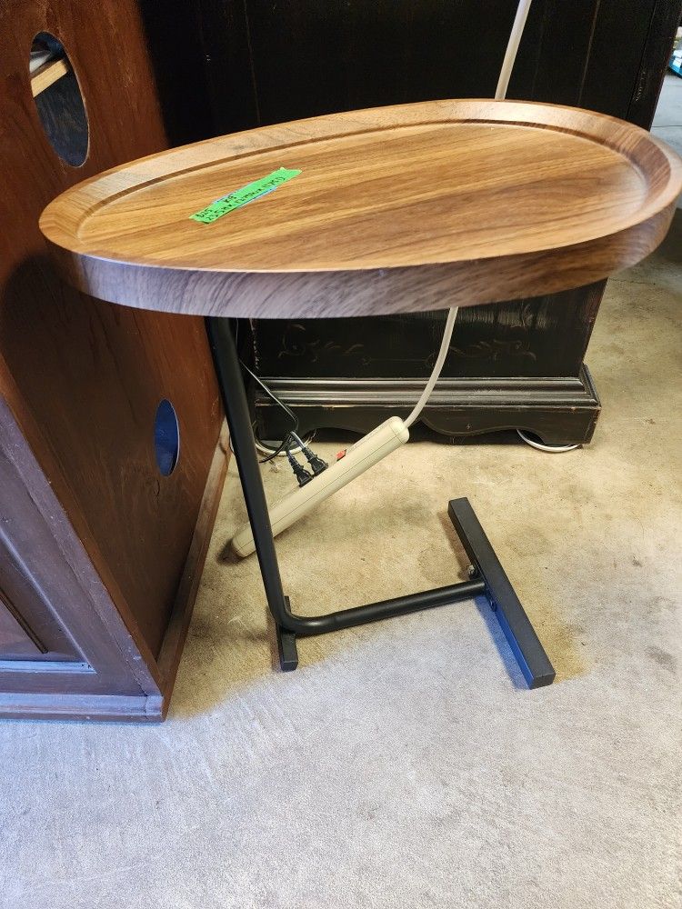 Fun retro kidney bean C-shape end table