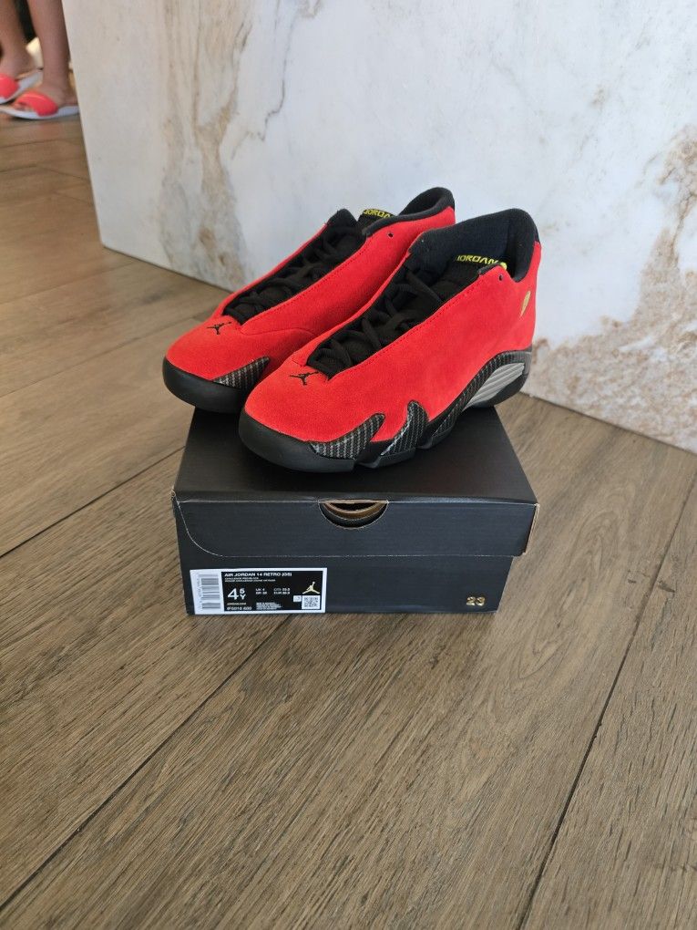 Jordan 14 Ferrari Size 4.5y