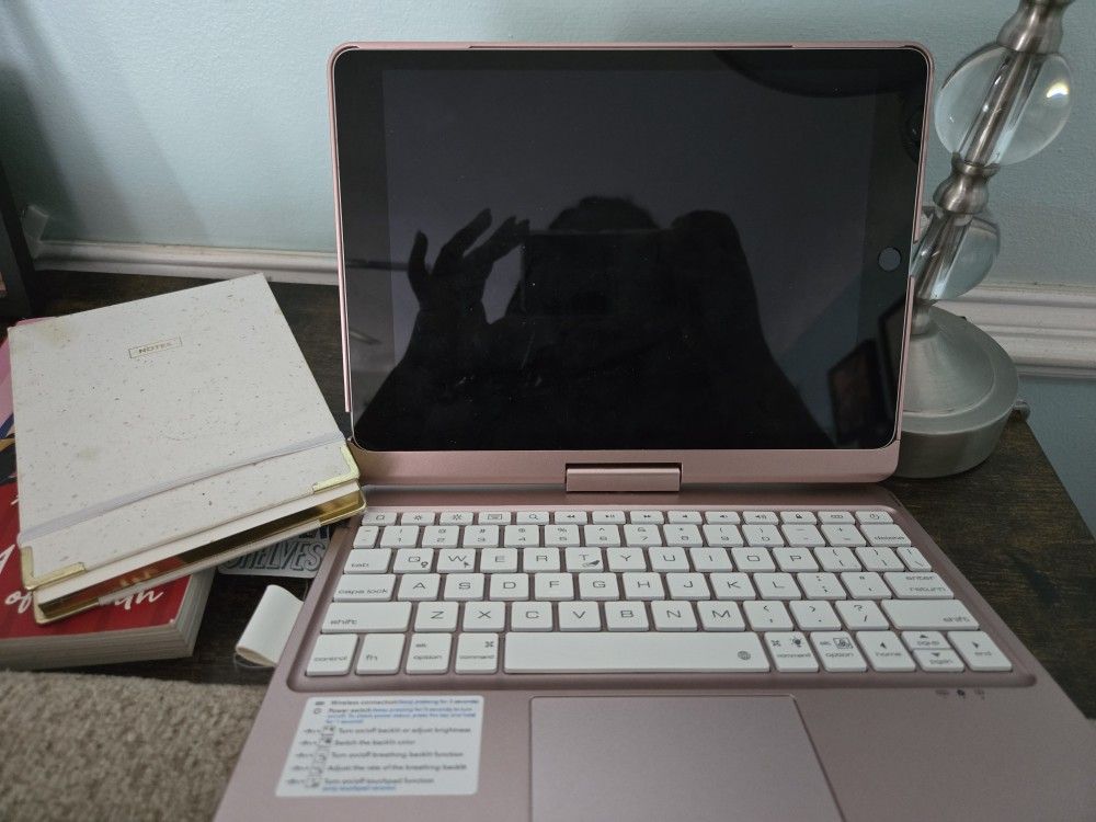 IPad W/ Keyboard