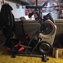 Bow Flex Max Trainer 
