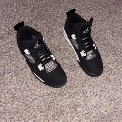 Jordan 4 Retro White Thunder 