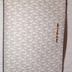 Michael Kors Cross Body Purse.