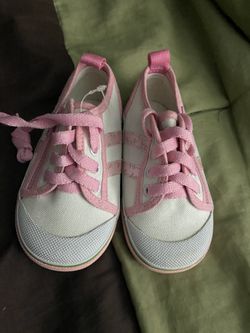 Girls sneakers size 7 brand new