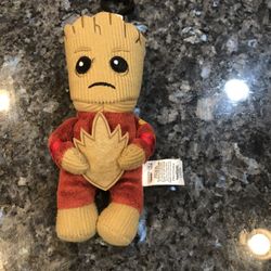 Collectible Disney Marvel Guardians Of The Galaxy Clip-On.  Groot plush clip on size 5 inches tall.  Brand new never used.  Has been on display in a c