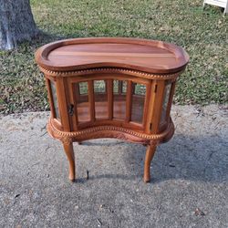 Antique Kidney Shaped English Tea Table With Butler's Tray.