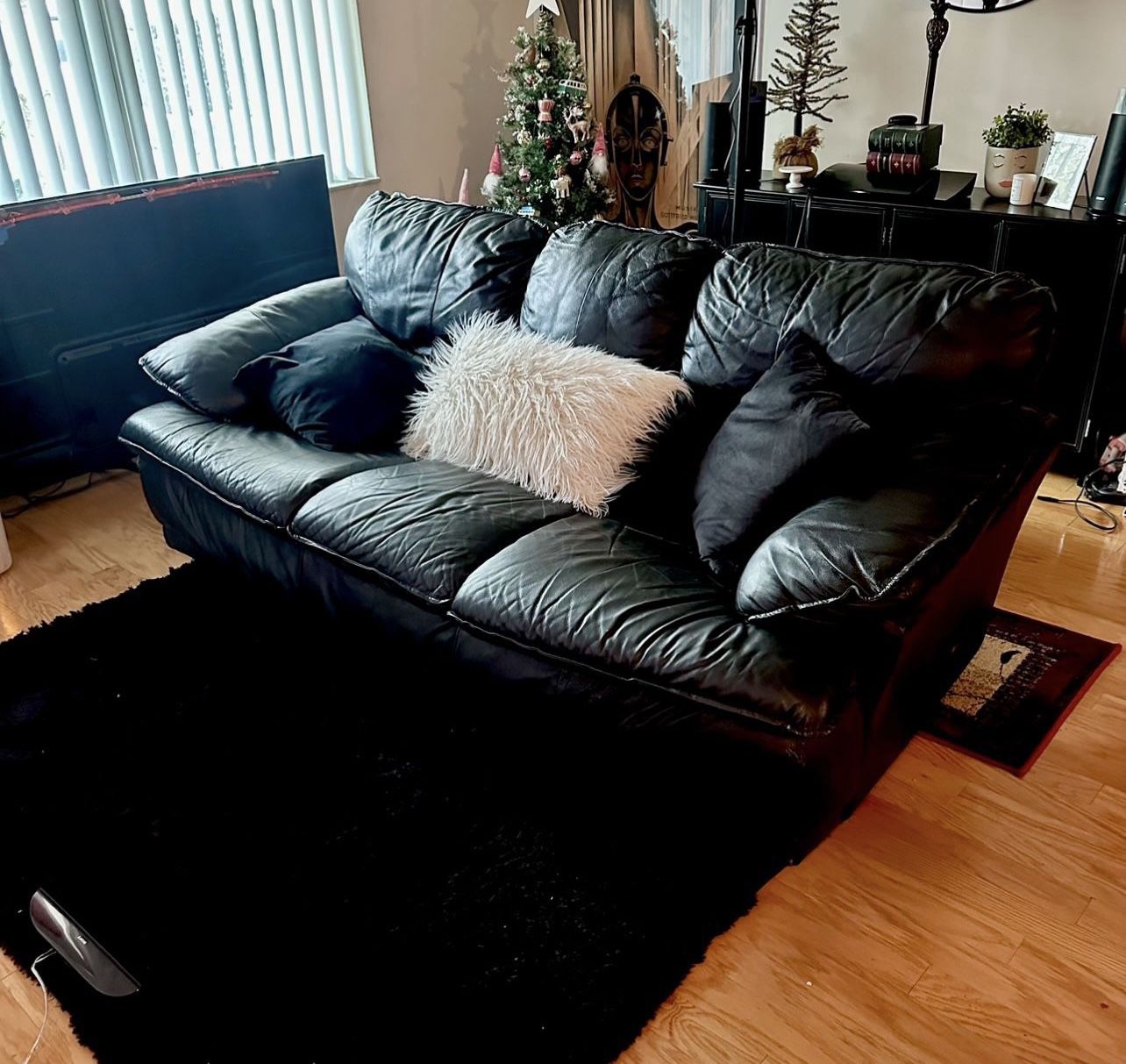 Black Sofa comfortable to sit on  NEED GONE ASAP!!! Couch  in Boca Raton!!