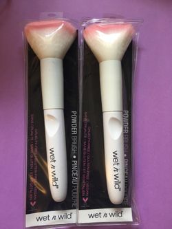 Wet n wild set of 2 powder brushes $8