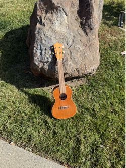 Tenor ukulele   Wooden