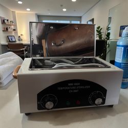 Heat Sterilizer For Medical Tools, Beauty Tools, Nail Supplies And Tableware  Has Been Assembled With Tan Handles , 