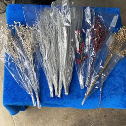 Set Of Artificial Winter Stems/Flowers Decor For Vase