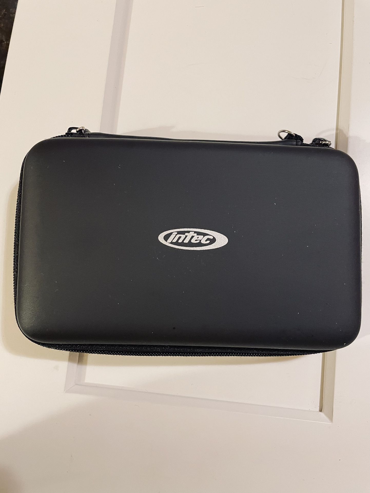 Black Intec Nintendo DS Hard Shell Carrying Case/with strap, 3 game cases( to carry 6