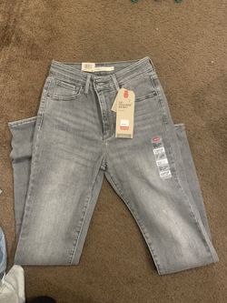 Womens Levi’s