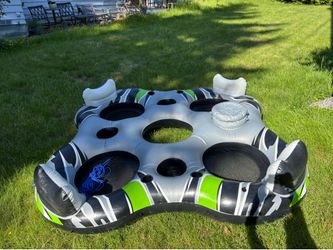 Inflatable raft