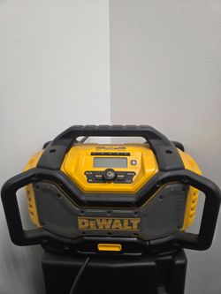 Dewalt Jobsite Bluetooth radio