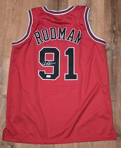 DENNIS RODMAN SIGNED JERSEY!