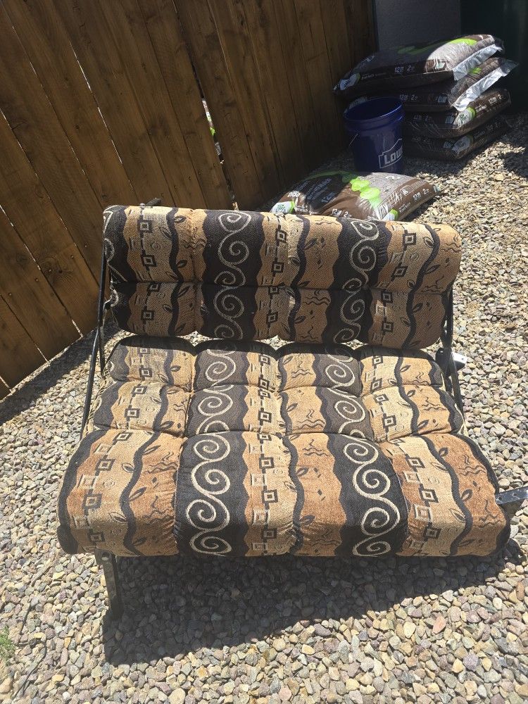 Free RV Couches Pick Up In Linda Vista.