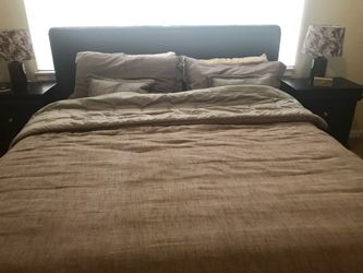 King modern Platform Bedroom set- headboard, footboard, side rails and slat and 2 nightstands