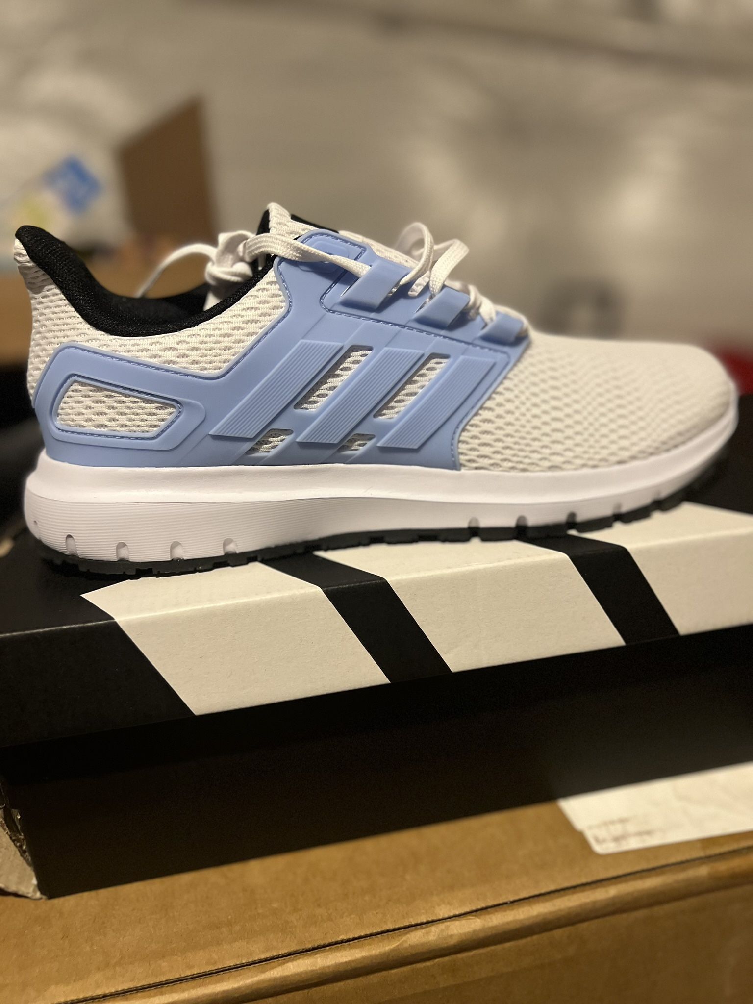 Adidas Ultimashow Women’s Size 10 - New