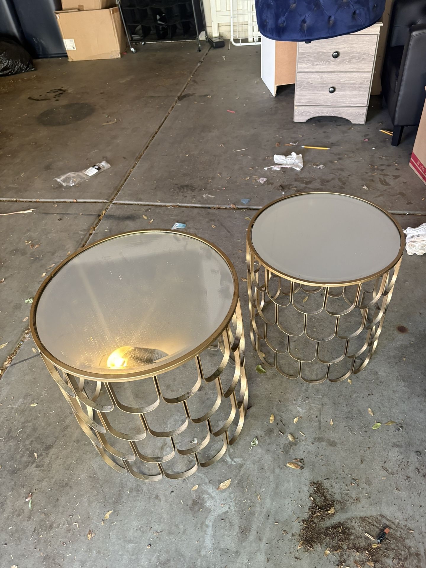 GOLD STANDS W MIRROR TOP! 