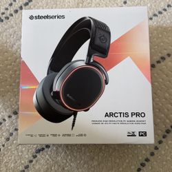 SteelSeries Arctis Pro Wired Headset 