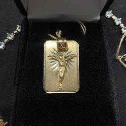 14K RELIGOUS PENDANT