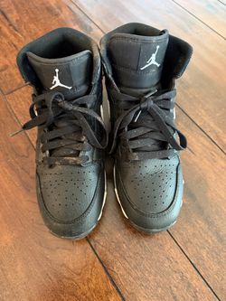 Nike Jordan football cleats - size 5 youth